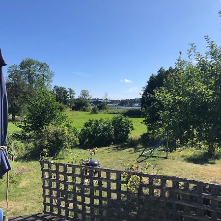 Semesterhus I Stockholms Skaergard, Runmaroe Vaermdoe Namdo Exterior foto