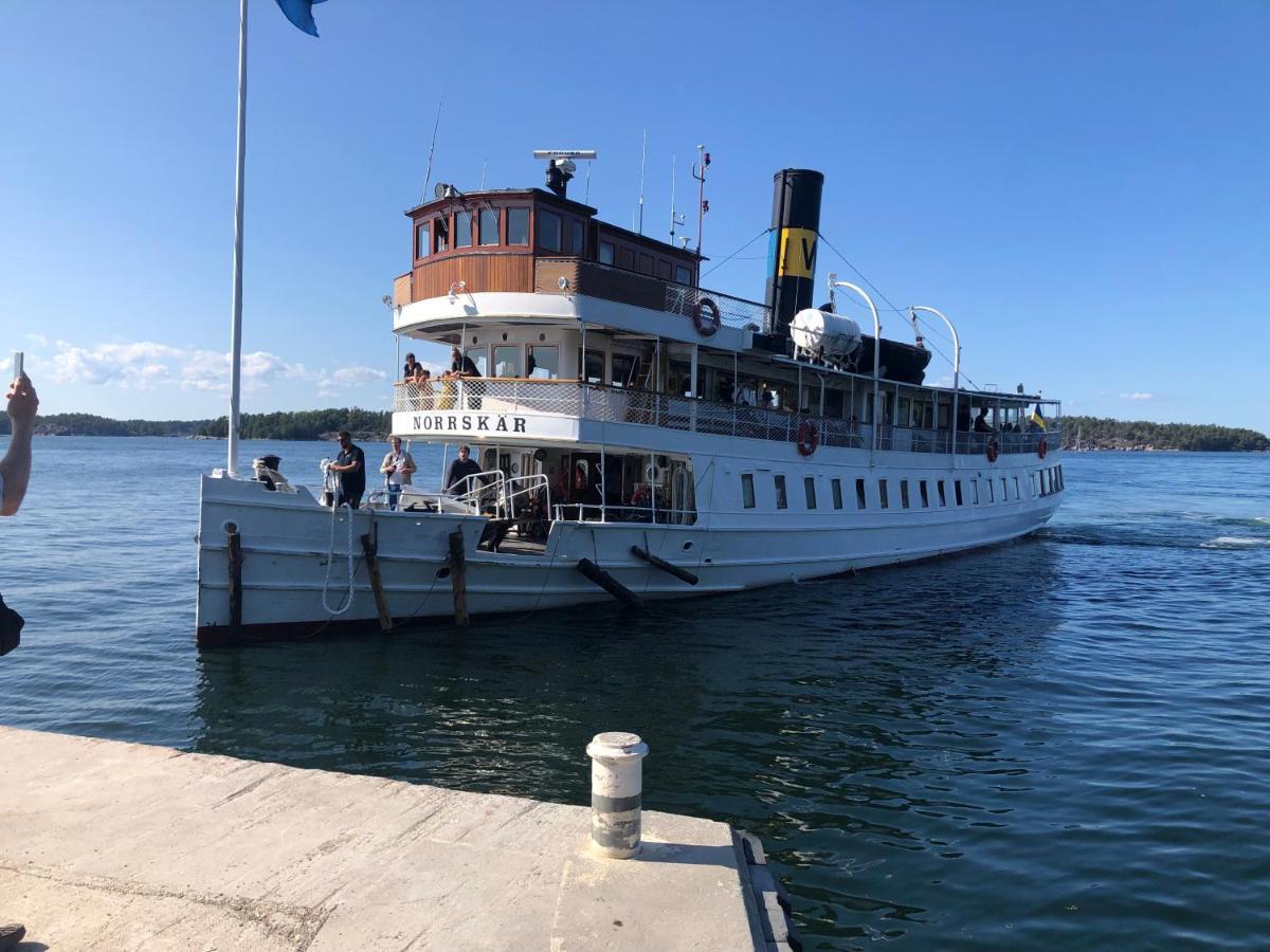 Semesterhus I Stockholms Skaergard, Runmaroe Vaermdoe Namdo Exterior foto